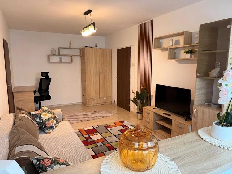 Apartament cu 2 camere semidecomandat, mobilat în Dristor