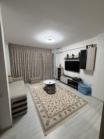 Apartament cu 2 camere decomandat în Roșu