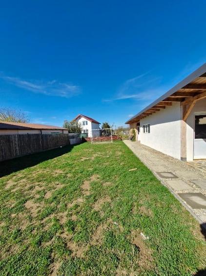 Casă individuală cu 3 camere cu Teren 1247 Mp în Golești (Ștefănești)