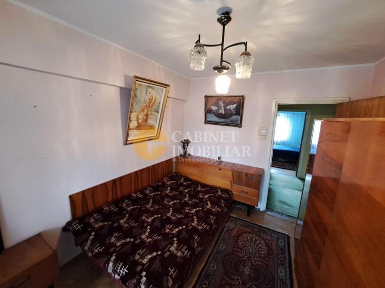 Apartament cu 4 camere semidecomandat, mobilat în Bd. Independenței
