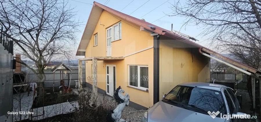 Casă cu 5 camere cu Teren 700 Mp în Grajduri