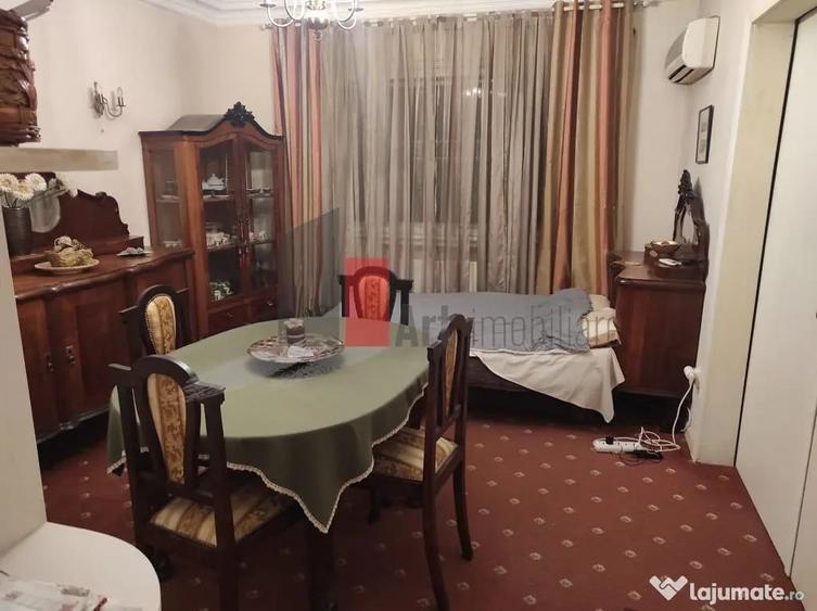 Apartament cu 3 camere semidecomandat în Universitate