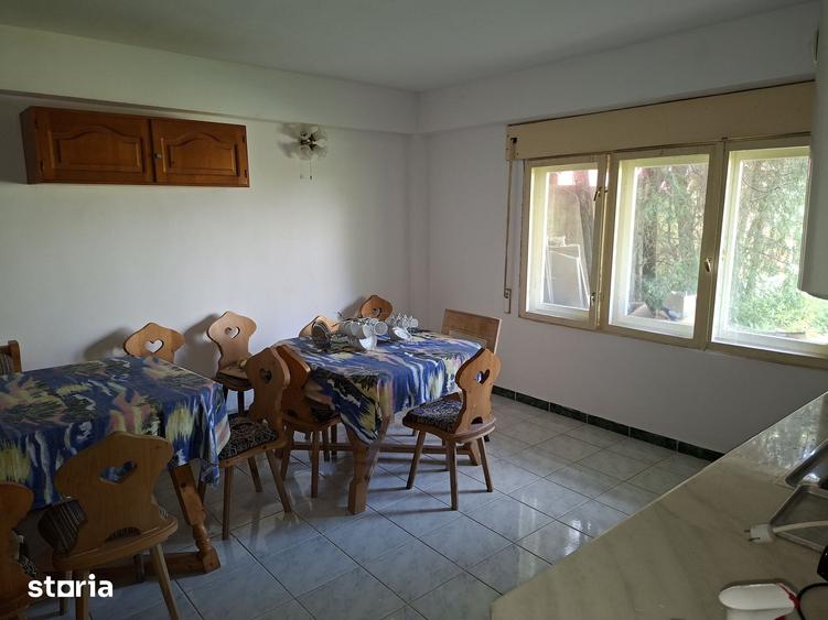 Apartament cu 4 camere, mobilat în Central