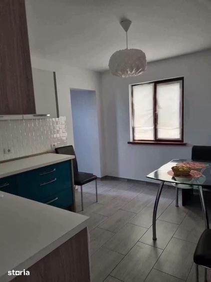 Casă cu 7 camere cu Teren 1500 Mp în Central