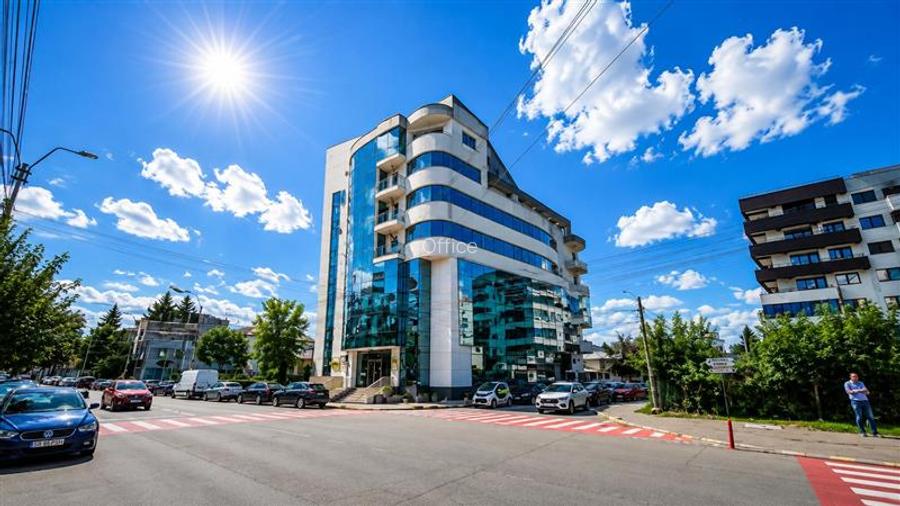 Spatiu Ucentral cu IsU & Parking
