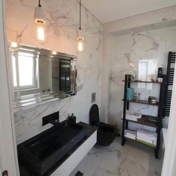 Apartament cu 3 camere decomandat, mobilat în Burdujeni