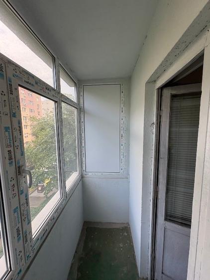 Apartament cu 3 camere decomandat, mobilat în Dristor