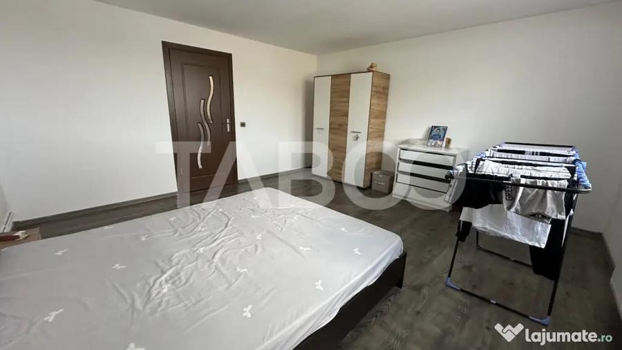 Casă cu 4 camere cu Teren 500 Mp în Poplaca