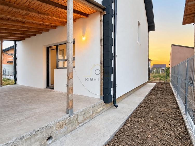 Casă individuală cu 4 camere cu Teren 300 Mp în Tunari