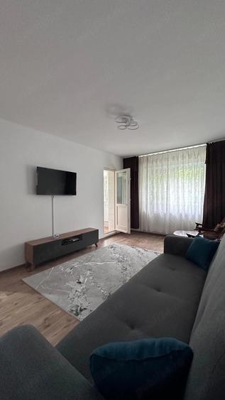Apartament cu 2 camere decomandat în Micro 17