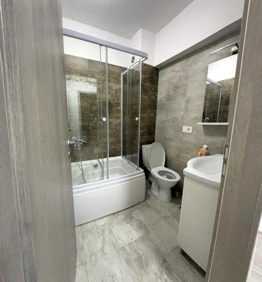 Apartament cu 2 camere semidecomandat în Valea Adâncă