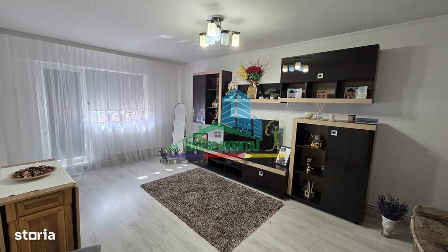 Apartament cu 3 camere decomandat în Brăilei