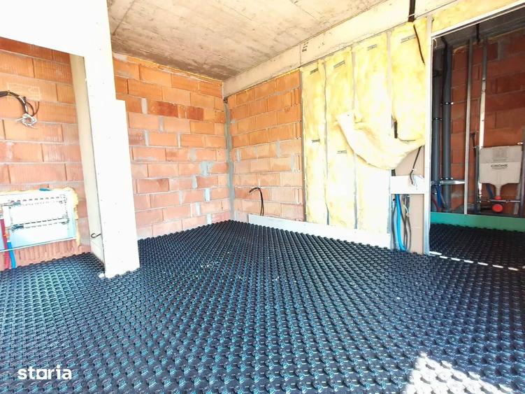 Apartament cu 2 camere decomandat în Titan