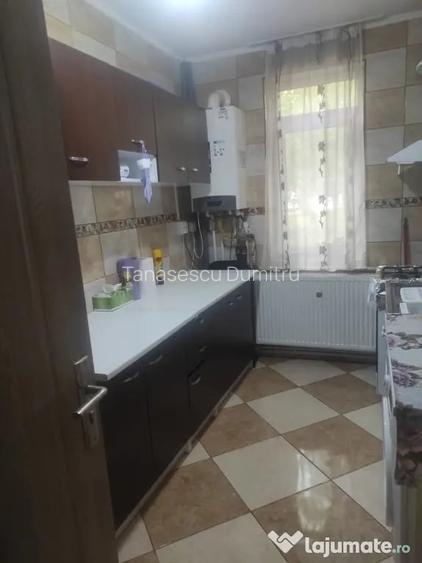 Inchiriez apartament