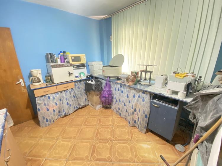 Spațiu comercial, de 66.690002441406 mp, în Rahova
