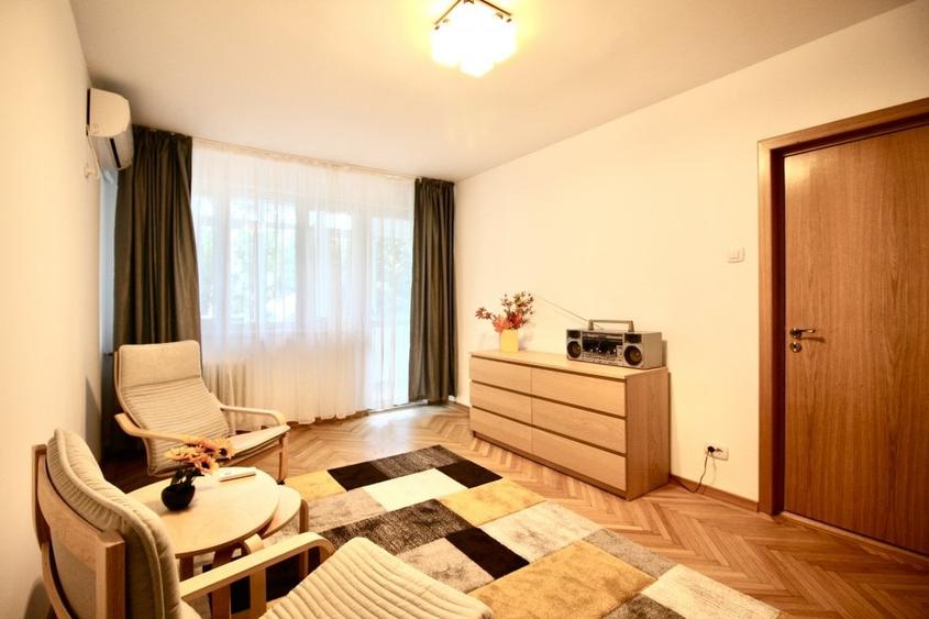Apartament cu 2 camere decomandat, mobilat în Pajura