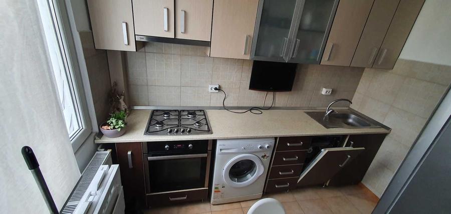 Apartament cu 3 camere semidecomandat în Valea Ialomiței