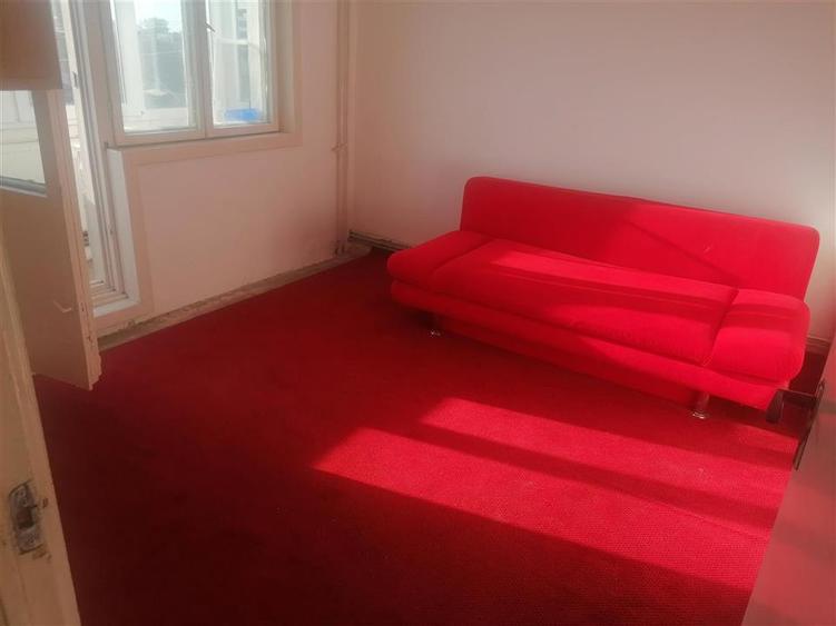 Apartament cu 3 camere decomandat în Lipovei