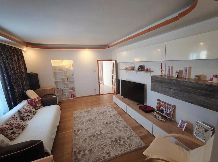 Casă cu 5 camere cu Teren 384 Mp în Ultracentral