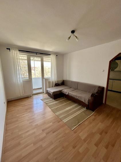 Apartament cu 2 camere semidecomandat în Careiului
