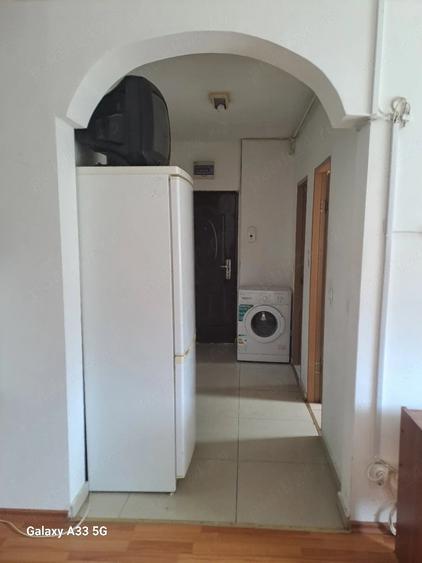 Apartament cu 3 camere semidecomandat în Gării
