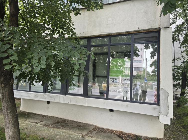 Spațiu comercial, de 54 mp, în Alexandru cel Bun