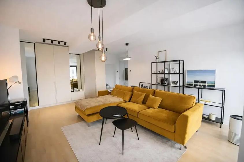 Apartament cu 3 camere decomandat în Domenii