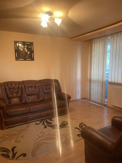 Apartament cu 3 camere decomandat, mobilat în Central