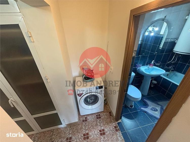 Apartament 2 camere de vanzare, decomandat, C5 - 8