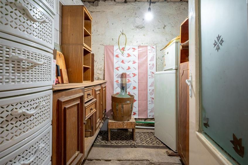 Casă cu 2 camere cu Teren 931 Mp în Șinca