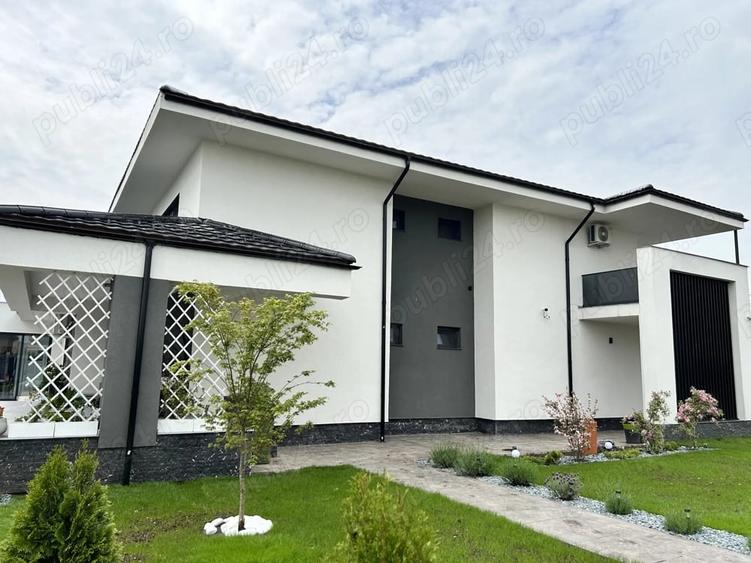 Casă cu Teren 999 Mp în Central