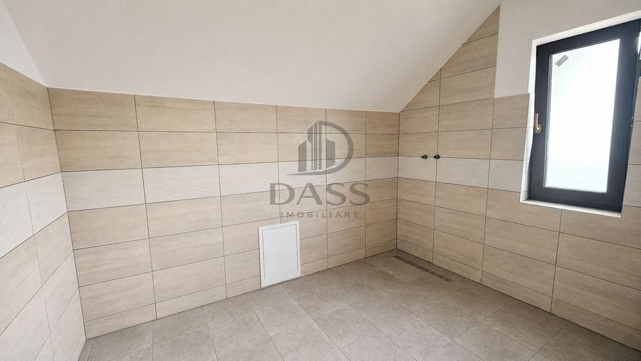Casă individuală cu 5 camere cu Canalizare în Sadu