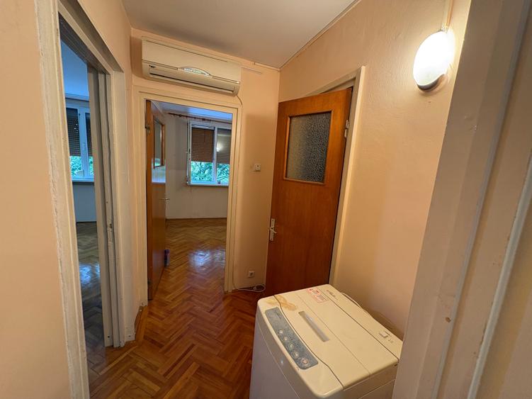 Apartament cu 3 camere semidecomandat în Drumul Taberei