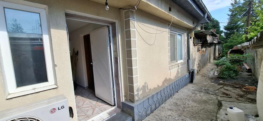 Casă individuală cu 5 camere cu Teren 191 Mp în Central