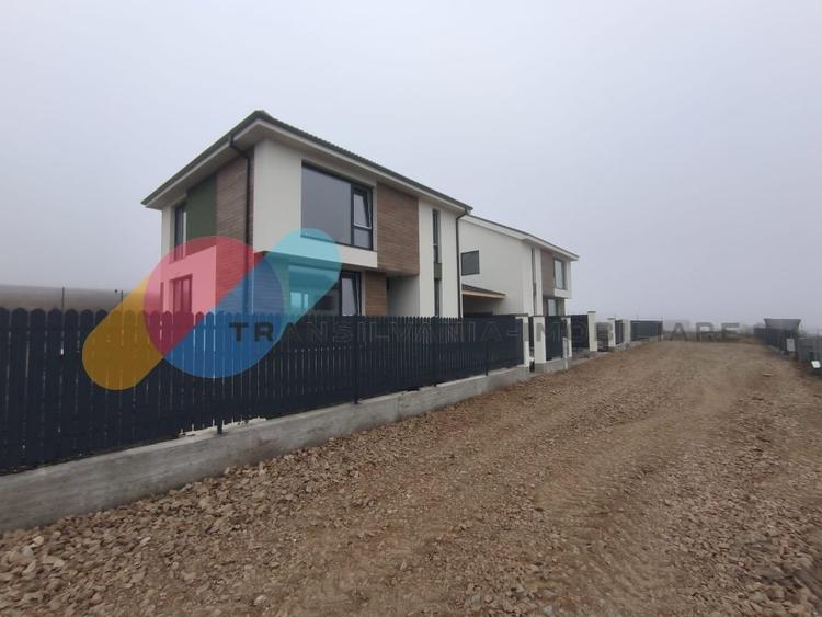 Duplex cu 4 camere cu Canalizare în Chinteni