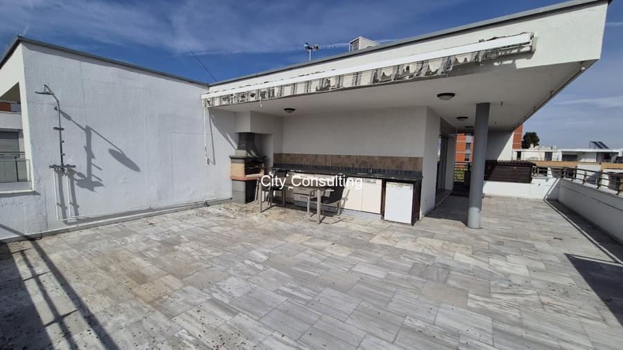 Casă cu 6 camere cu Teren 350 Mp în Băneasa