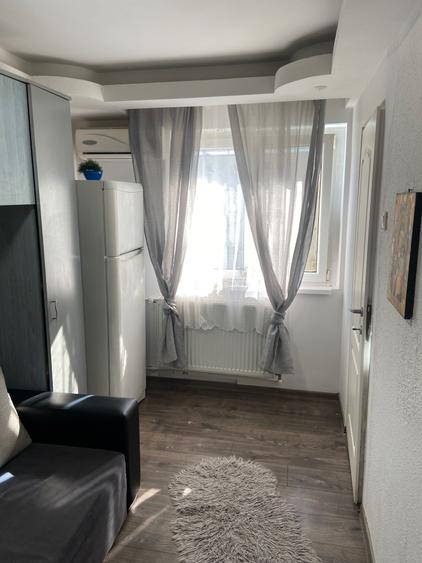 Garsonieră decomandată în Tineretului