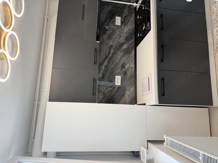 Apartament cu 4 camere decomandat în Central