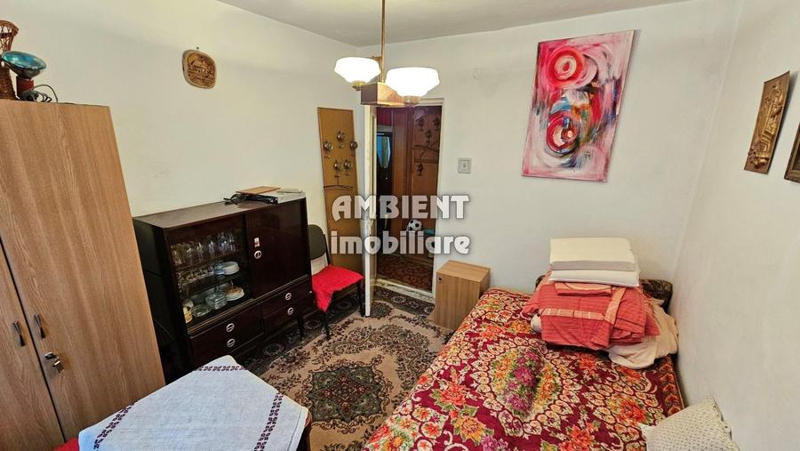 Apartament cu 3 camere semidecomandat în Nord