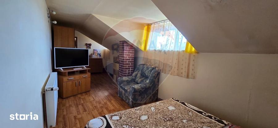 Casă cu 6 camere cu Teren 700 Mp în Central
