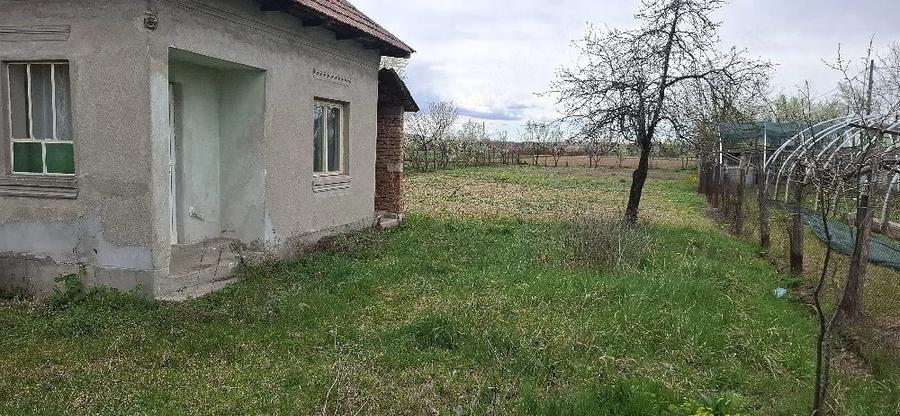 Casă cu 3 camere cu Teren 1000 Mp în Bratia din Deal