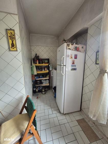 Apartament cu 3 camere decomandat în Calea București