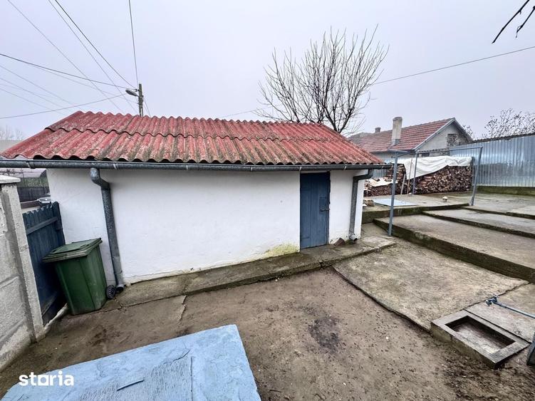 Casă cu 2 camere cu Teren 540 Mp în Central
