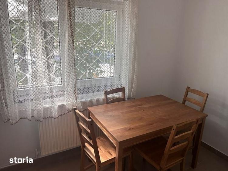 Garsonieră decomandată în Central