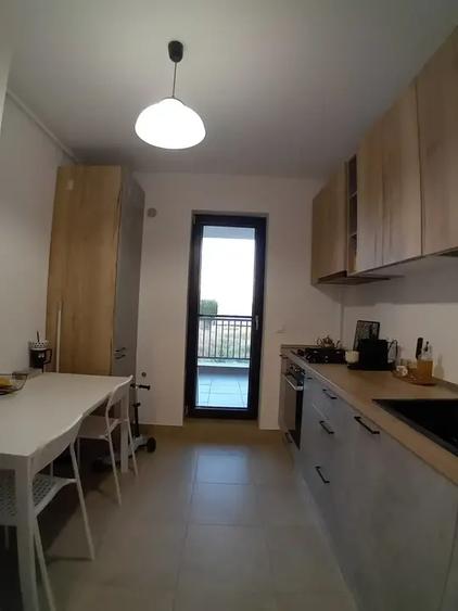 Apartament cu 3 camere decomandat, mobilat în Voluntari