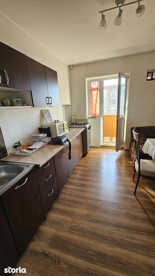 Blv BUCURESTI - 2 camere decomandat ,7/8 , liber -71500 euro - 9