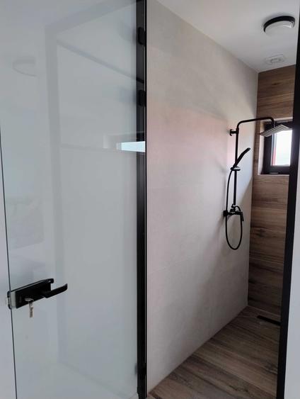 Casă cu 4 camere în Brănești