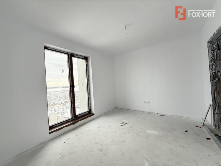 Duplex cu 4 camere cu Teren 272 Mp în Săcălaz