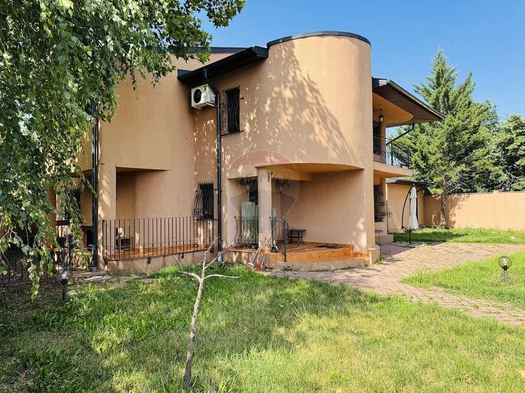 Casă cu 4 camere în Central