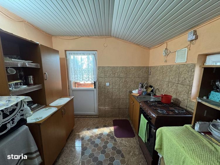Casă cu 4 camere în Buicești